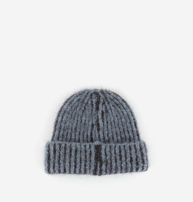 KNITTED BEANIE