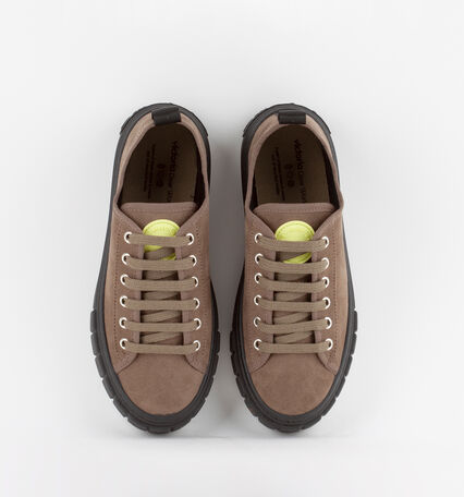 ABRIL SUEDE IMITATION TRAINER WITH A BLACK SOLE