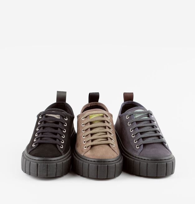 APRIL BLACK SOLE ANTELINE SNEAKER