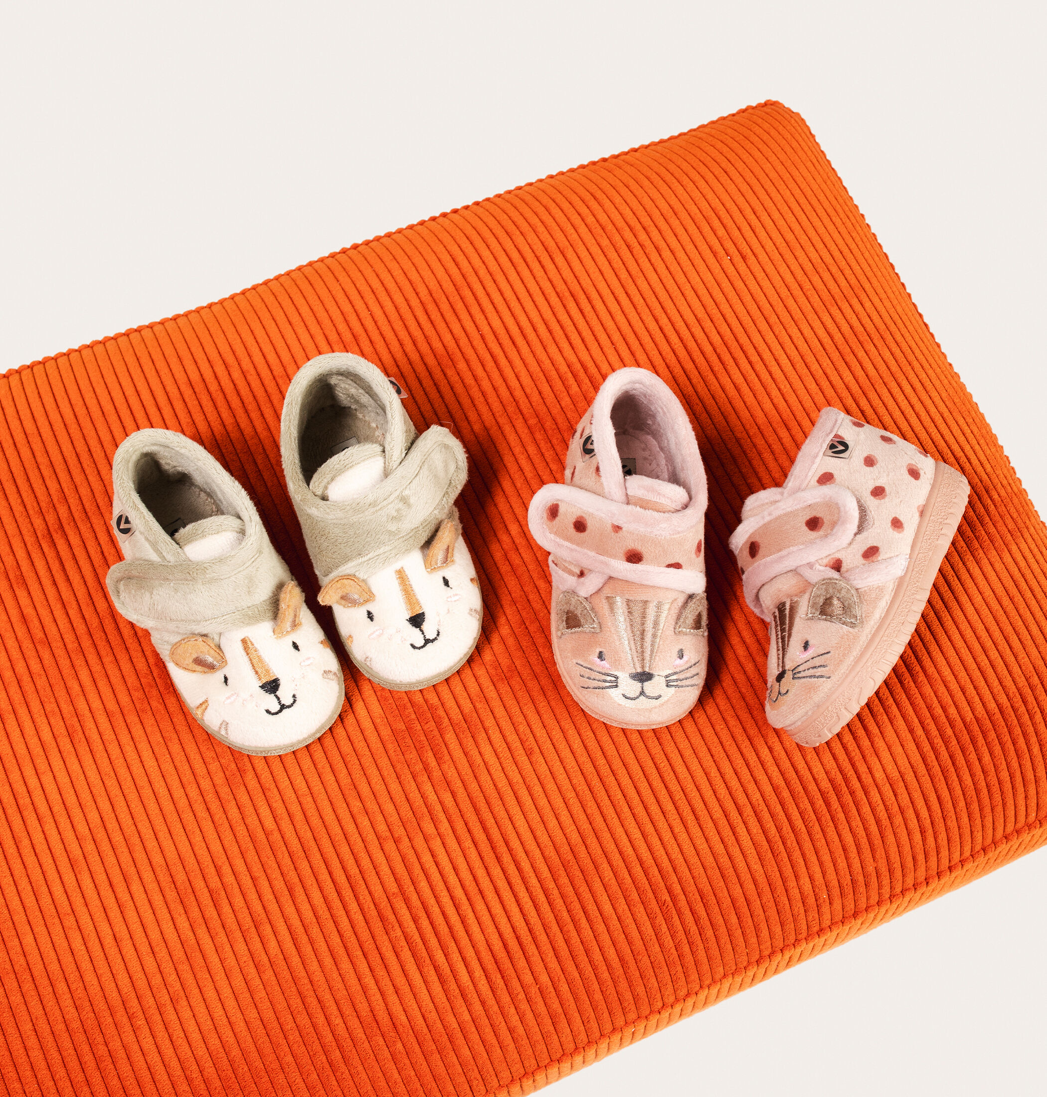 OJALA ZAPATILLAS CASA ANIMALES Calzados Victoria