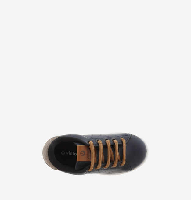 TENIS EFECTO PIEL DETALLE COLOR