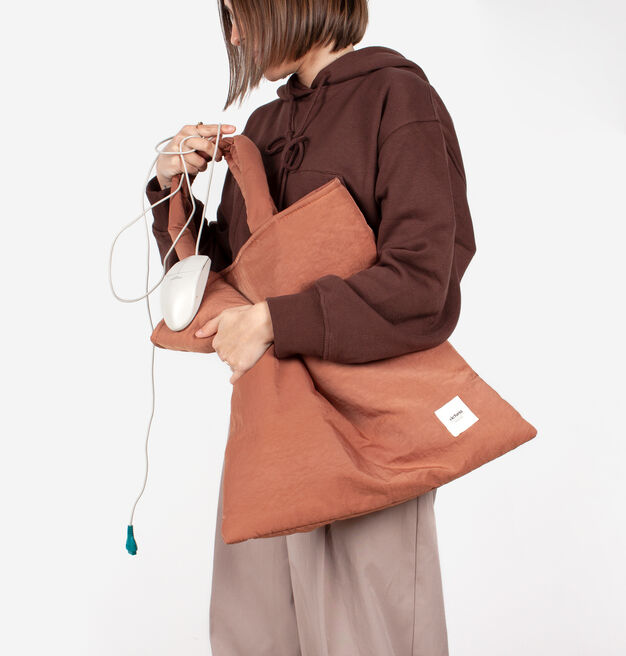 TOTE NYLON ACOLCHADO