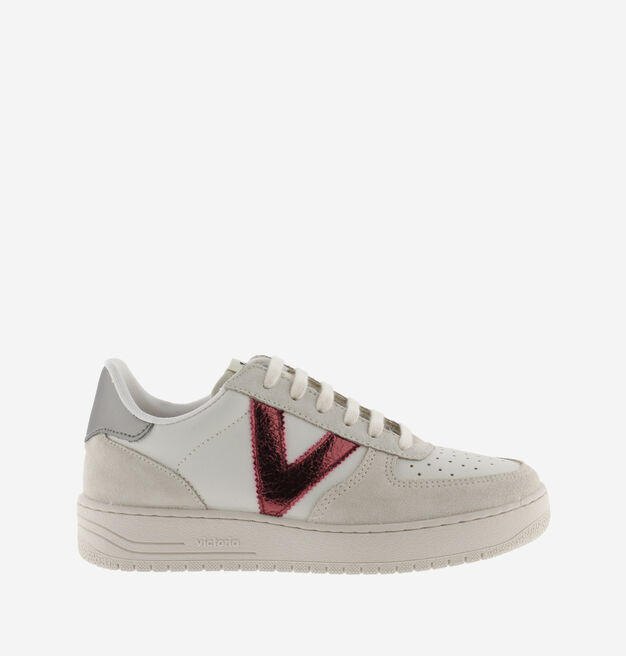 SIEMPRE SYNTHETIC TRAINER WITH METALLIC "V" DETAIL