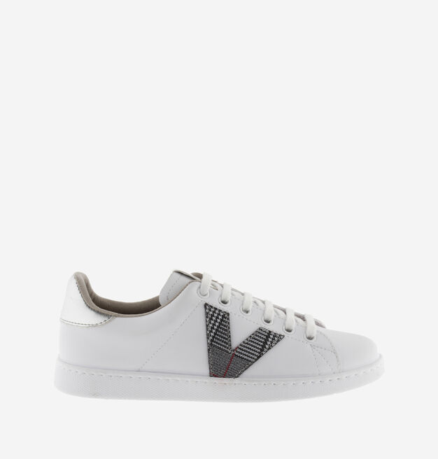 TENIS EFECTO PIEL DETALLE