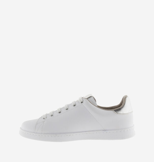 TENIS EFECTO PIEL DETALLE