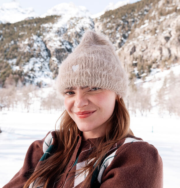 LUREX KNITTED HAT HEART