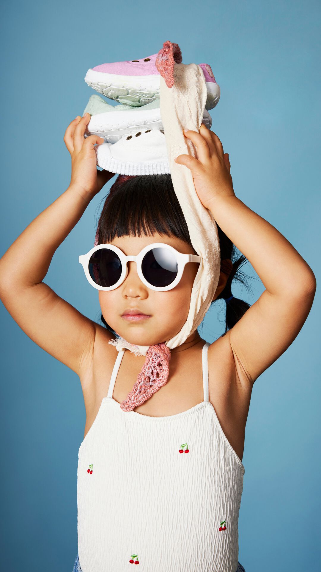 VictoriaShoes_SS25_Campaign_mob